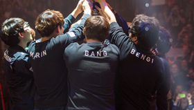 【英雄海】Crisp辅助寒冰射手黑科技出奇制胜，赛后登顶韩服。